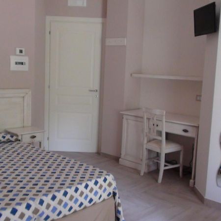 B&B Lo Scoiattolo del Pollino Rotonda Esterno foto